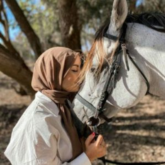 Meet your Posher, Maryah - Picture 1 of 1